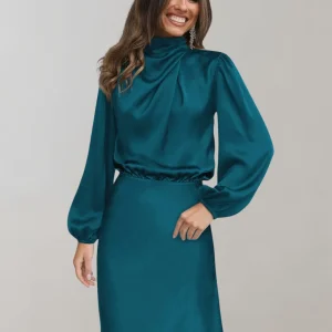 Elegante Satijnen Jurk Met Lange Mouwen
